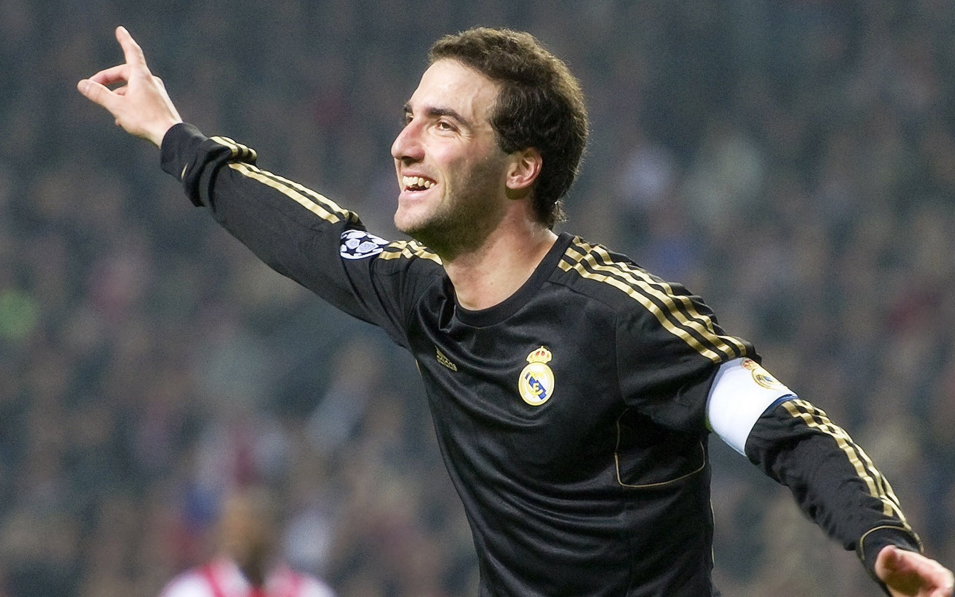 体操世界杯总决赛中国队再揽三金，2021年体操世界杯